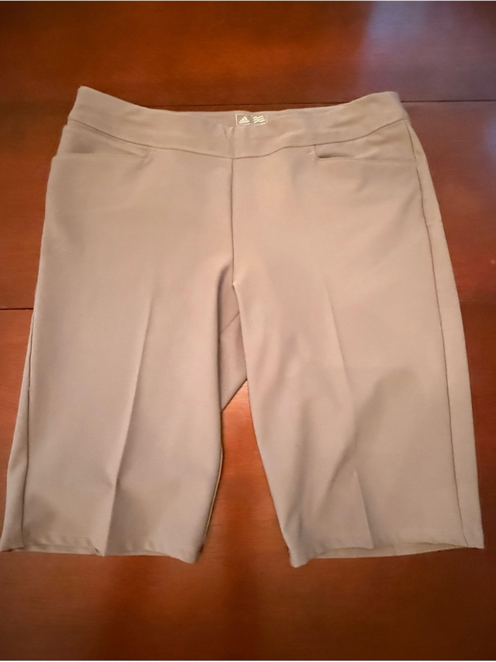 Ladies Gray Adidas Stretch Golf Shorts MEDIUM